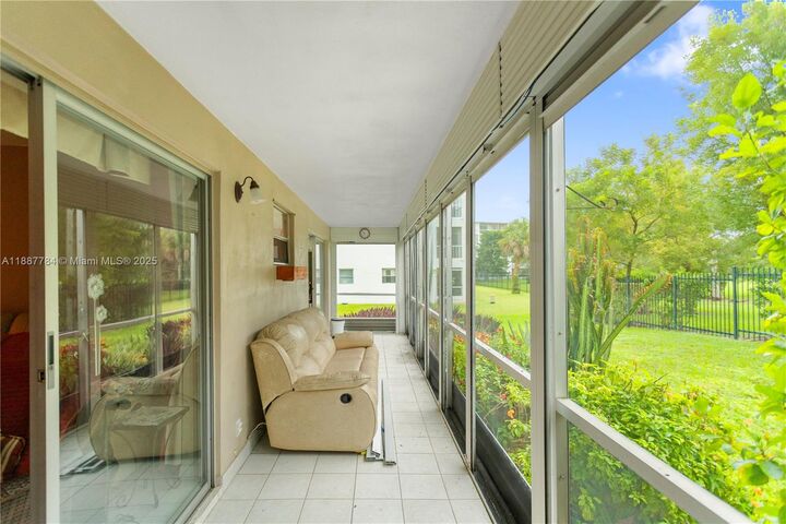 Property Photo:  4800 Hillcrest Ln 101  FL 33021 