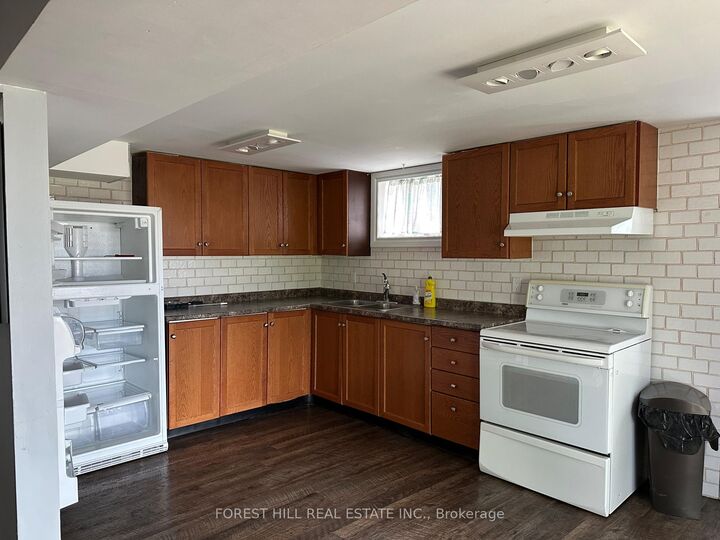 Property Photo:  354 Britannia Avenue Lower  ON L3Z 1A7 