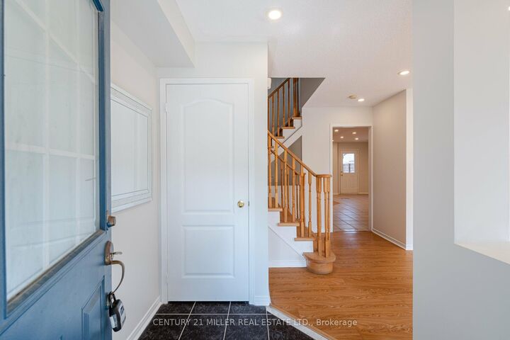 Property Photo: 5953 Tenth Line W ON L5M 6K7