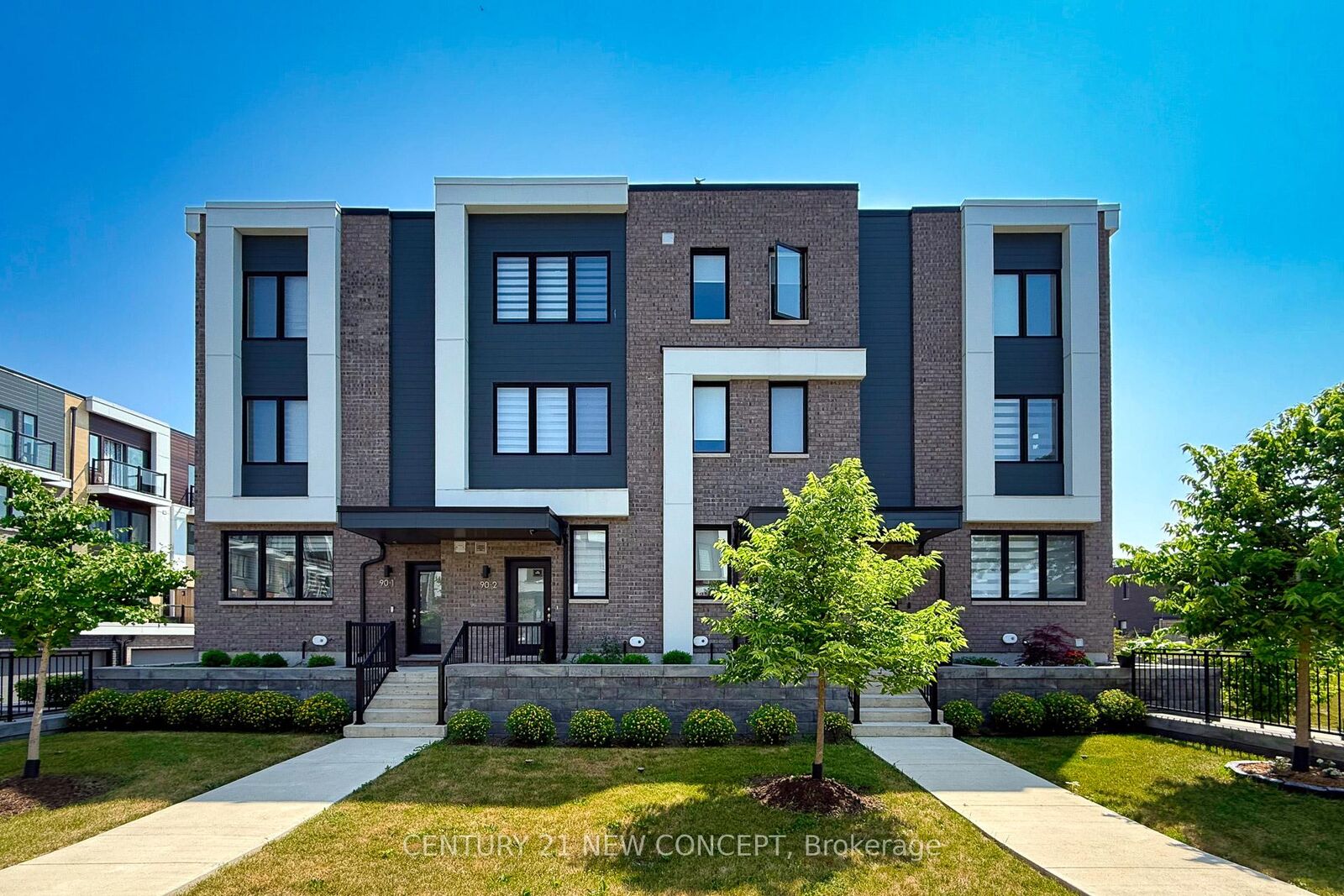Photo de la propriété:  90 Stanley Greene Boulevard 3  ON M3K 0C8 