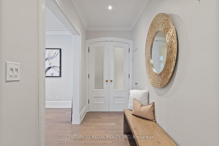 Photo de la propriété:  93 Douglas Crescent  ON M4W 2E6 