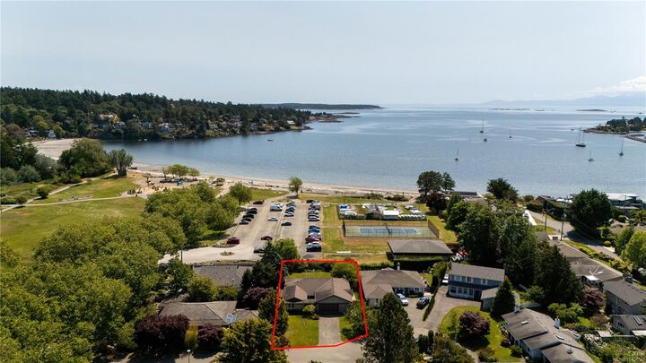 Property Photo: 3819 Beachview Pl BC V8P 5N8