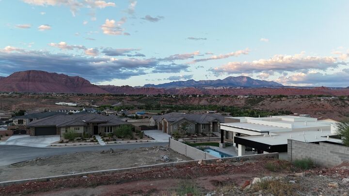 Property Photo:  3942 Sunrise Dr  UT 84765 