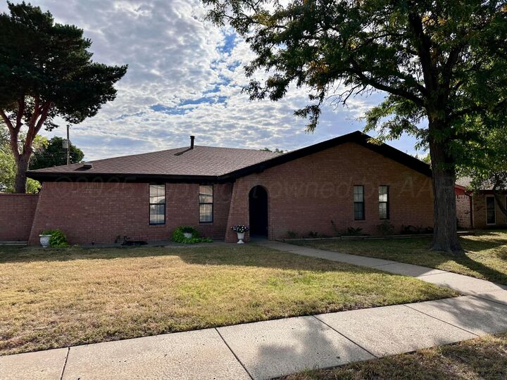 8205 Laredo Trail  Amarillo TX 79110-4762 photo