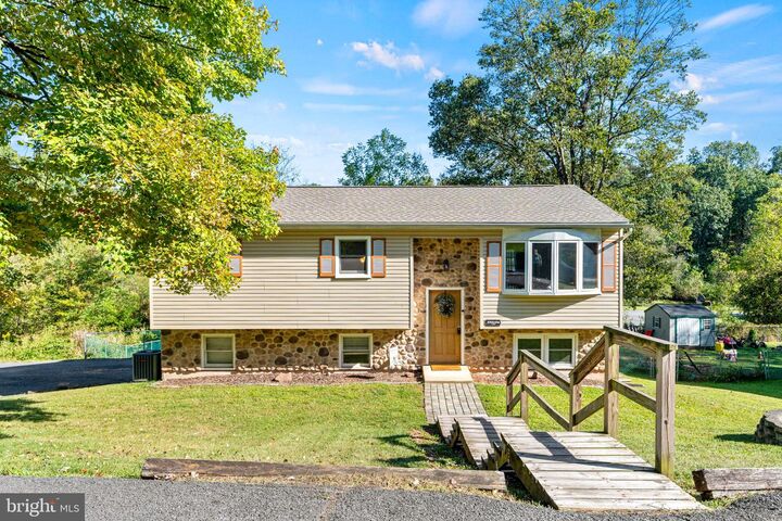 30 Black Walnut Drive  Etters PA 17319 photo