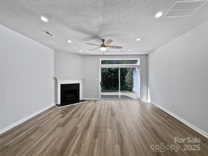 Property Photo: 9065 Cinnabay Drive NC 28216