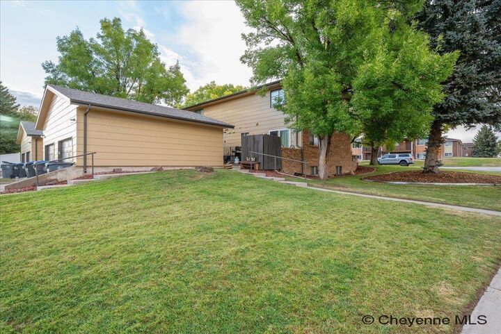 Property Photo: 4811-4819 E 14th St WY 82001