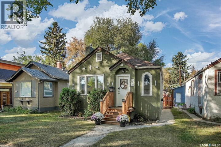 1007 D Avenue N  Saskatoon SK S7L 1N5 photo