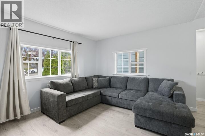 Property Photo:  417 Empress Street  SK S7K 3L8 