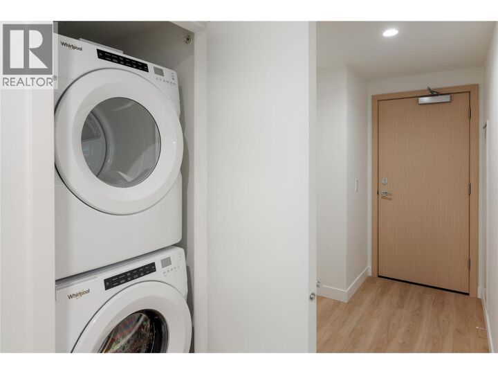 Property Photo:  238 Leon Avenue 707  BC V1Y 0N6 