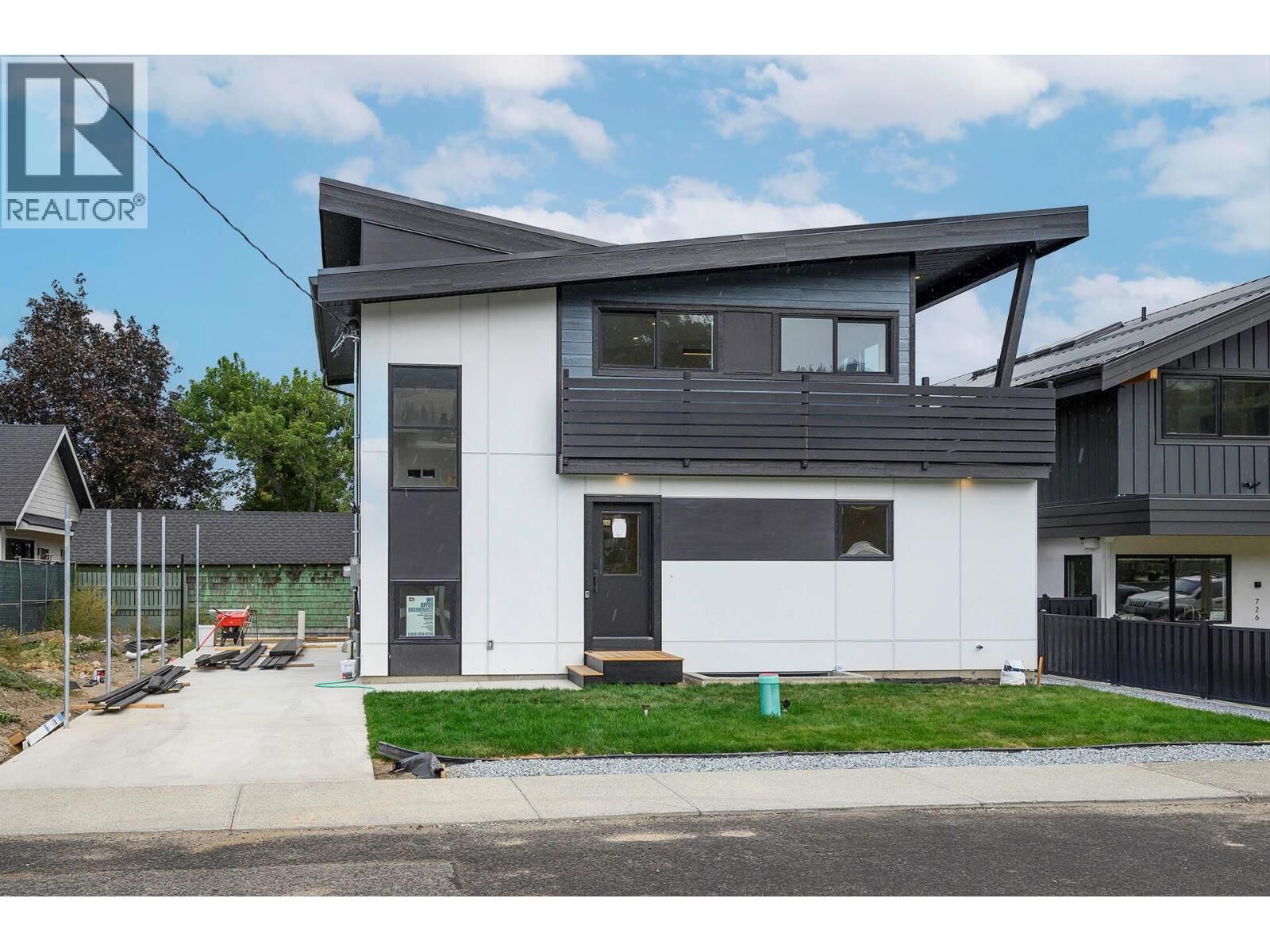 Property Photo:  720 Douglas Street  BC V2C 3C6 