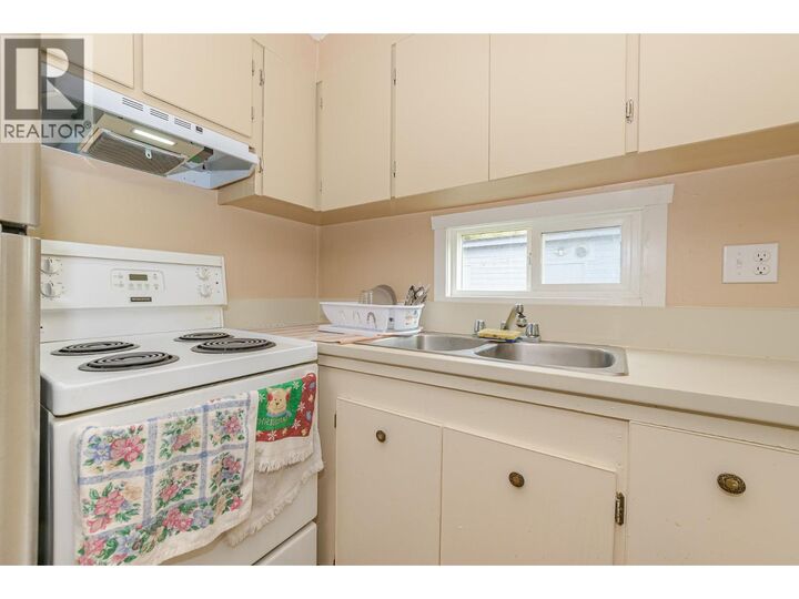Property Photo:  1 Robson Road  BC V0E 2K0 