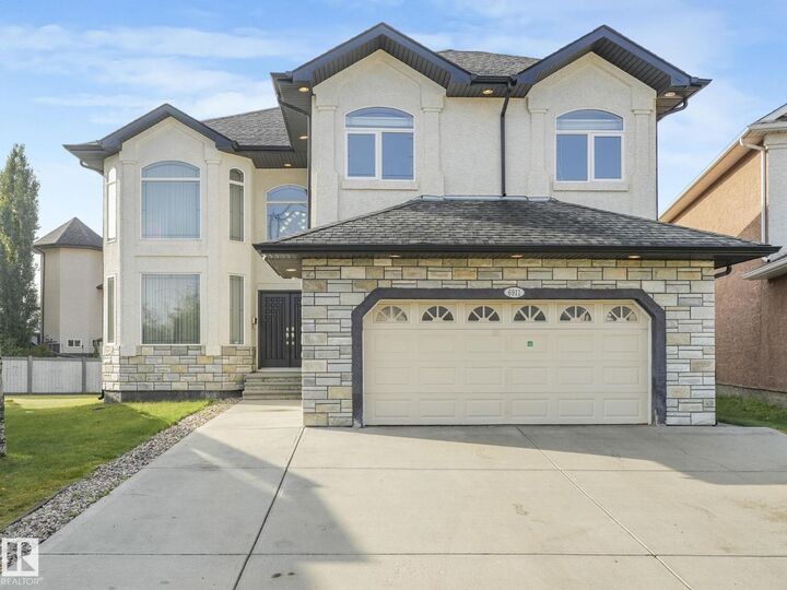 Property Photo:  6911 17 Av SW  AB T6X 0C9 