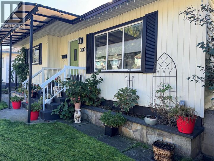 Property Photo:  3130 Iris Crescent  BC V1R 2Y7 