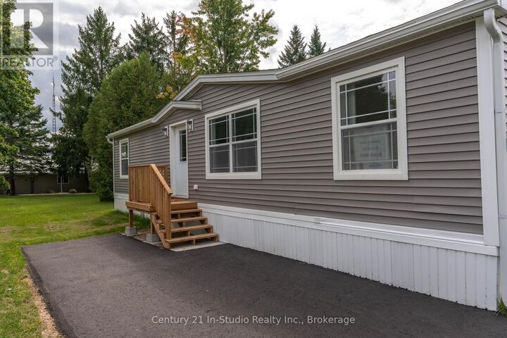 Photo de la propriété:  8 Sussex Square  ON N4K 5N5 