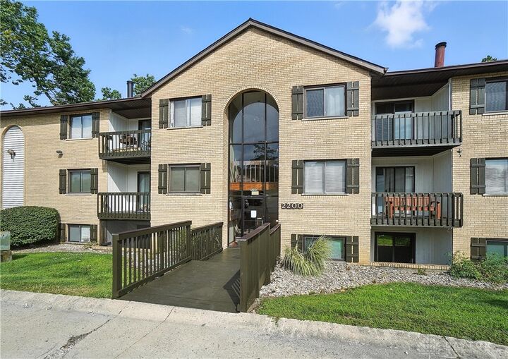 2200 Augusta Boulevard 126  Fairfield OH 45014 photo