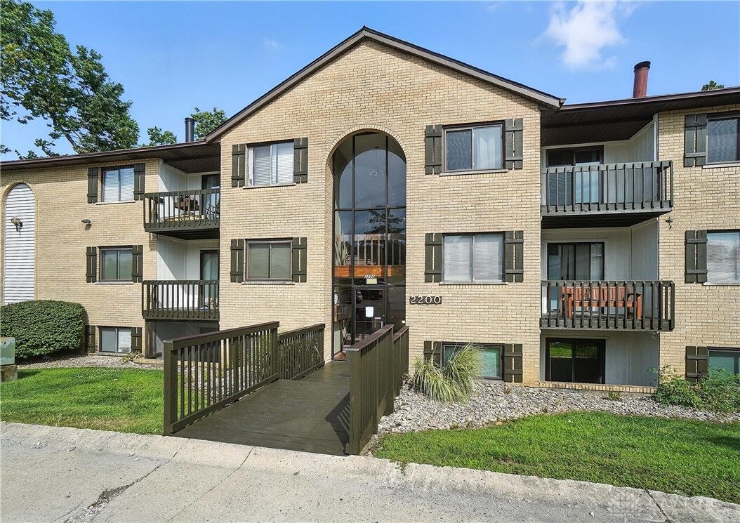 Property Photo:  2200 Augusta Boulevard 126  OH 45014 