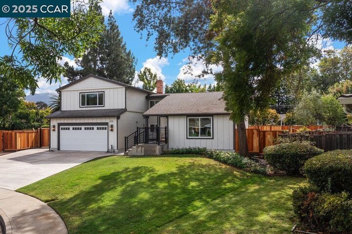 Property Photo:  2975 Hurlstone Ct  CA 94598 