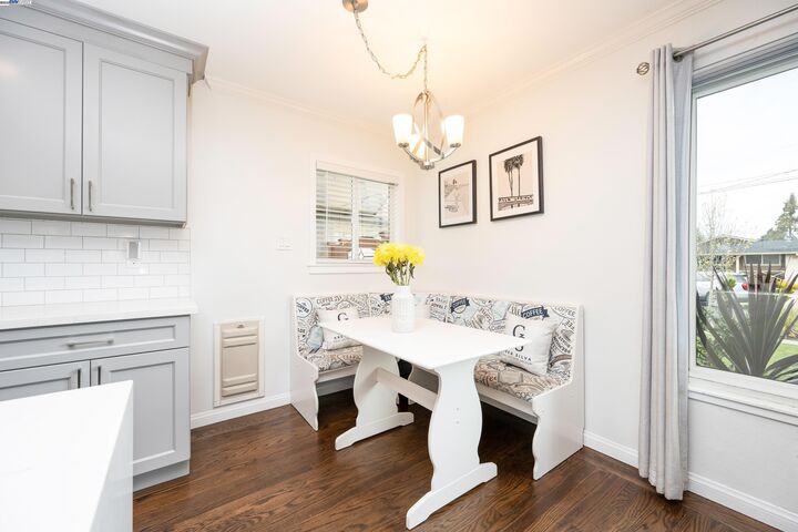 Property Photo: 1338 Thais Ln CA 94544