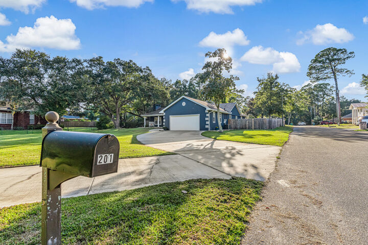 Property Photo:  201 Bahia Vista Drive  FL 32578 