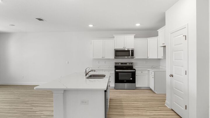 Property Photo: 27 Hatten Court FL 32569
