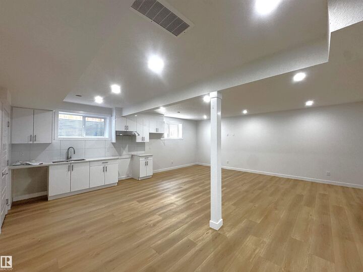 Property Photo: 2410 Ashcraft Crescent SW AB T6W 2N1