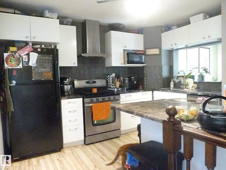 15436 92 Avenue NW  Edmonton AB T5R 5C2 photo