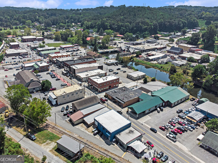 Property Photo: 177 Main TN 37317