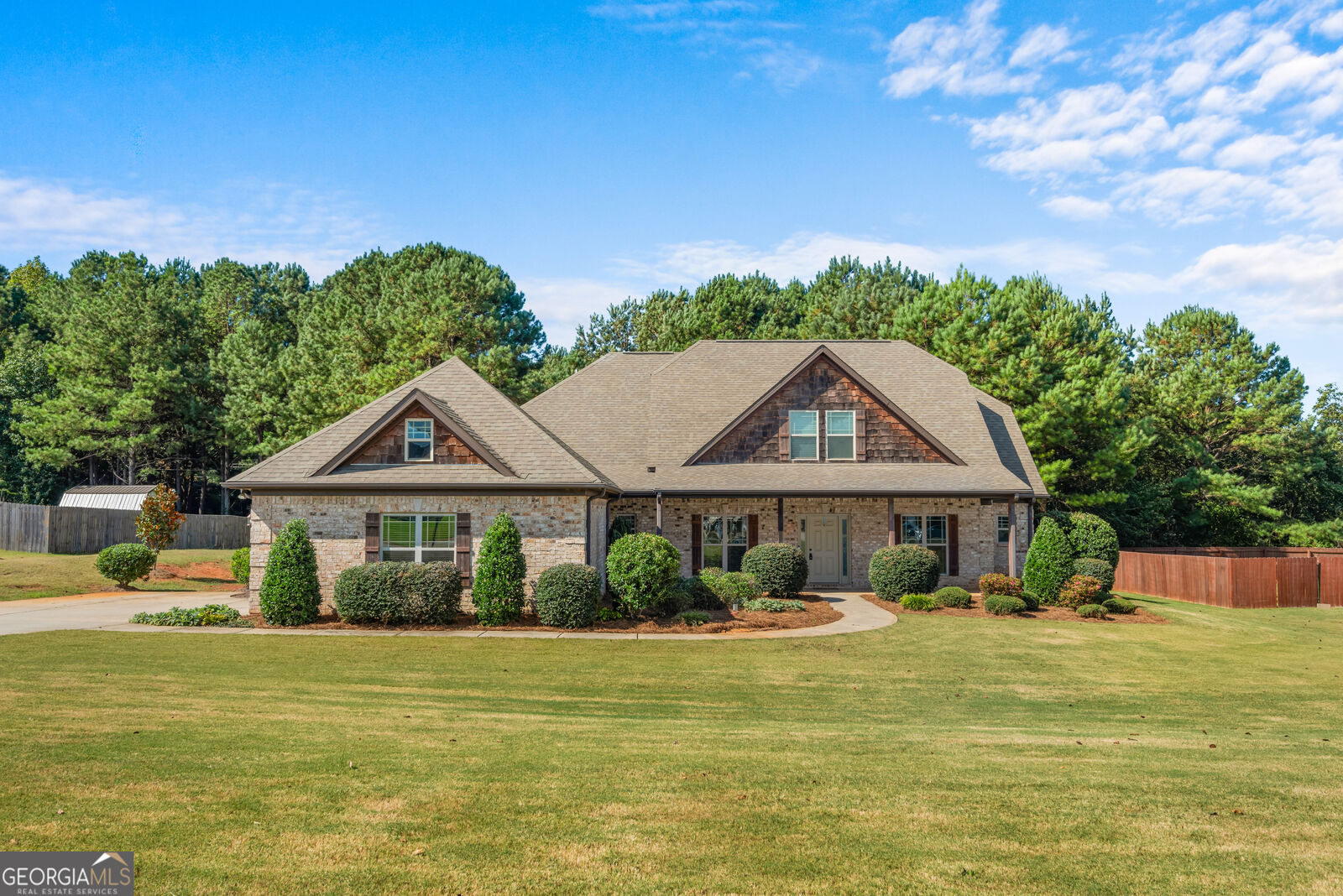 Property Photo: 79 Huntington Way GA 30292