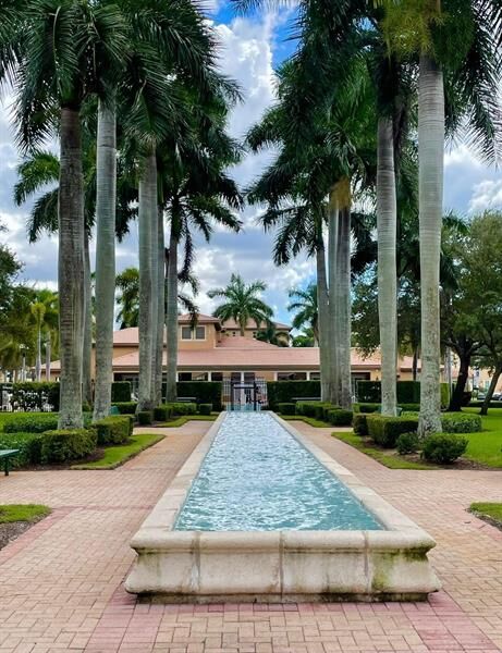 Property Photo: 817 SW 147th Ave 817 FL 33027