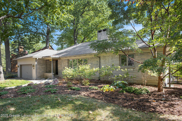 640 Kensington Road  East Lansing MI 48823 photo