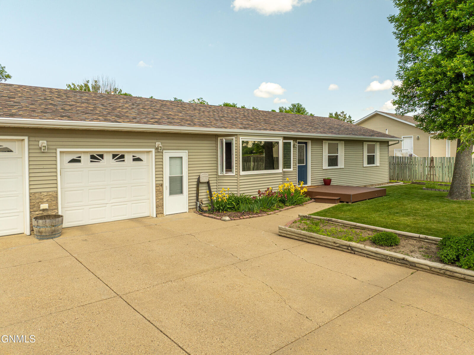 Property Photo:  508 Rosie Lane N  ND 58554 