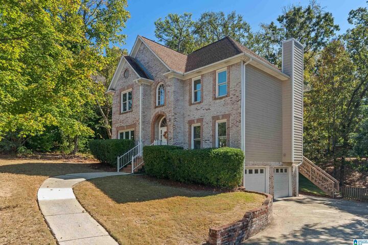 Property Photo:  2058 Crosscrest Drive  AL 35244 