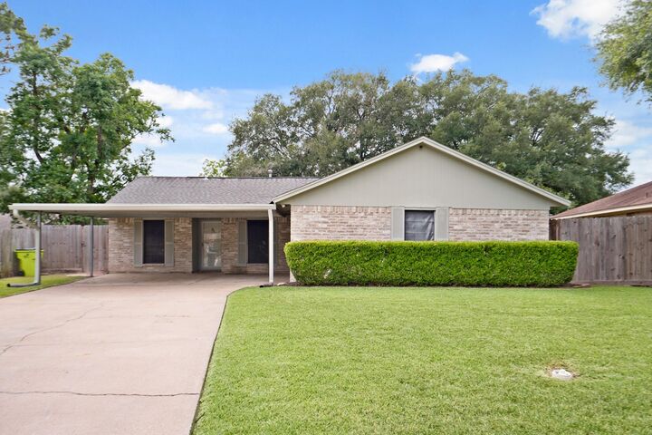 Property Photo: 1926 Klauke Court TX 77471