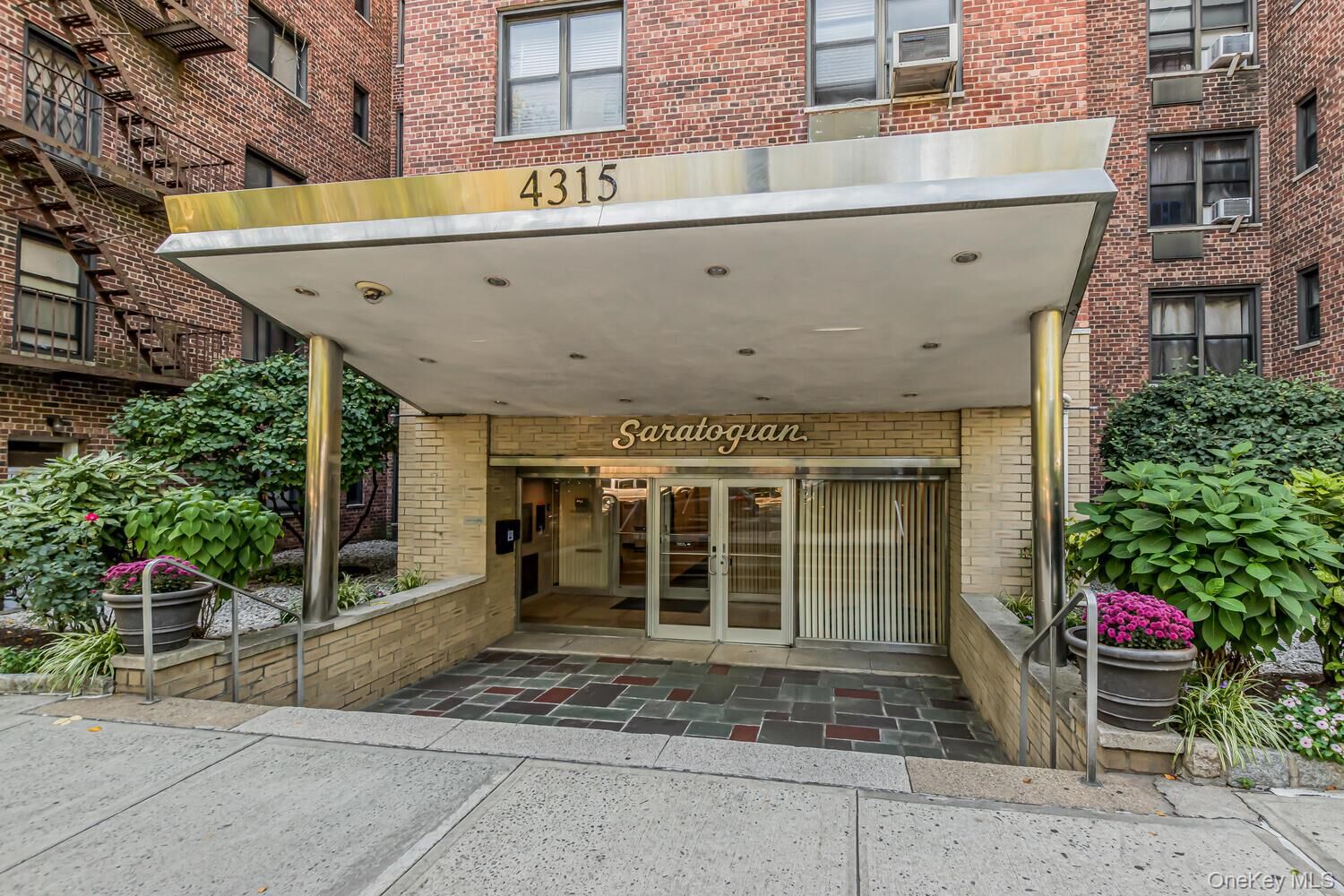 Property Photo:  4315 Webster Avenue 1J  NY 10470 