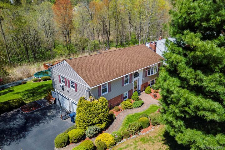 Property Photo:  111 Red Mills Road  NY 10541 