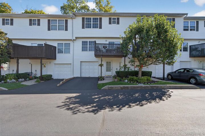 Property Photo:  67 Jamie Court  NY 10901 