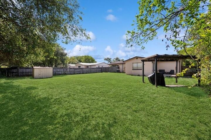 Property Photo: 2822 Fulford Street FL 32738