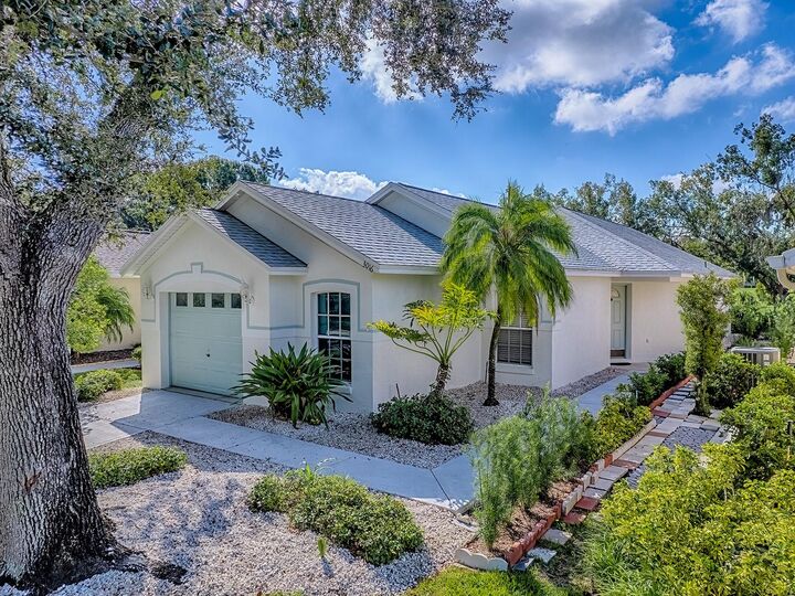 Property Photo: 3016 Andover Court FL 32757