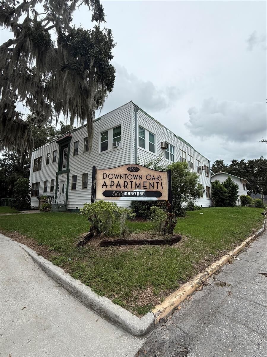 Property Photo: 730 W Central Avenue 6 FL 33880