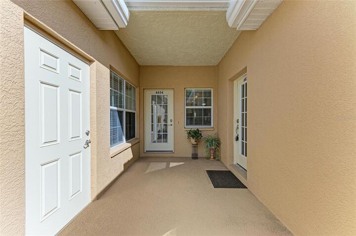 Property Photo: 6654 7th Avenue Circle W 6654 FL 34209