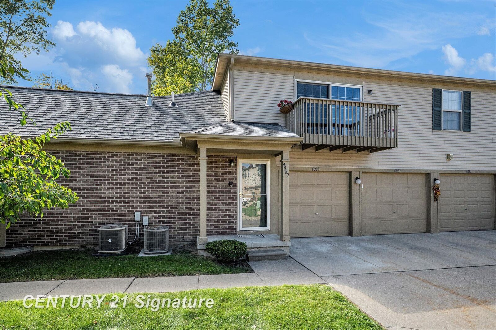 Property Photo:  4083 Stonebridge Drive  MI 48442 