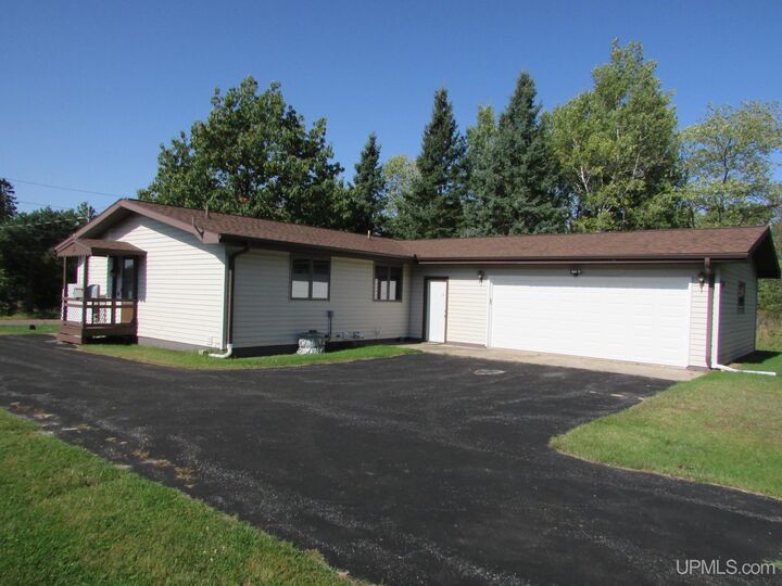 Property Photo:  1033 Seavoy Streets  MI 49946