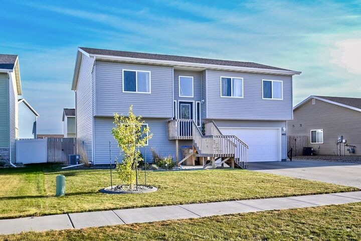 1401 35th Ave  Minot ND 58703 photo
