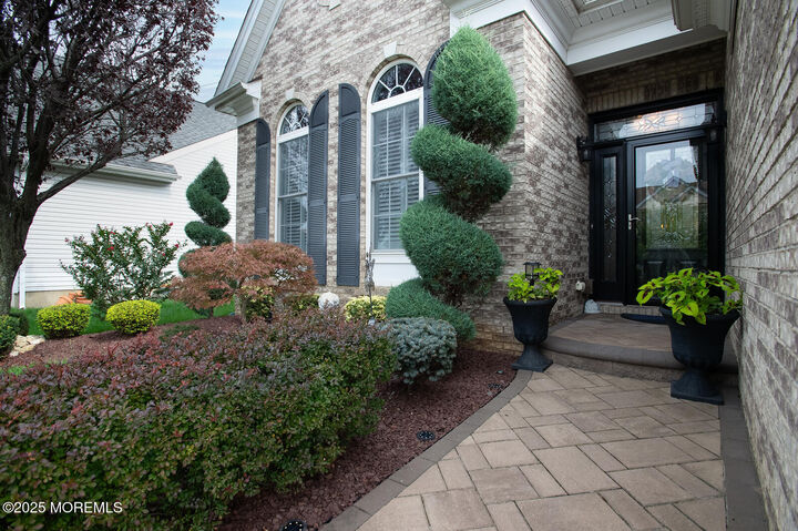 Property Photo:  44 Kings Mill Road  NJ 08831 