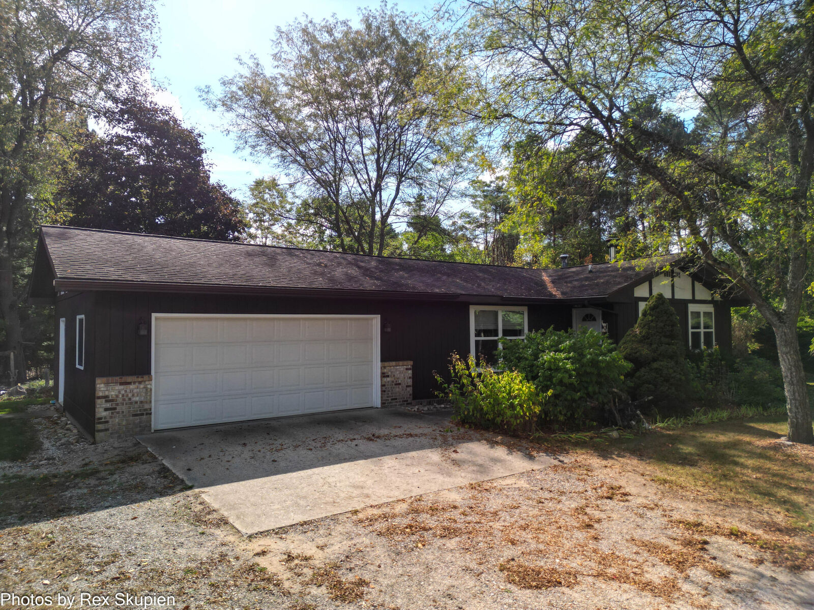 Property Photo: 1570 E Croton Drive MI 49337