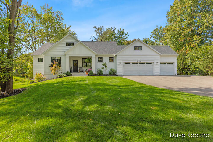 Property Photo: 5644 Cascade Road SE MI 49546