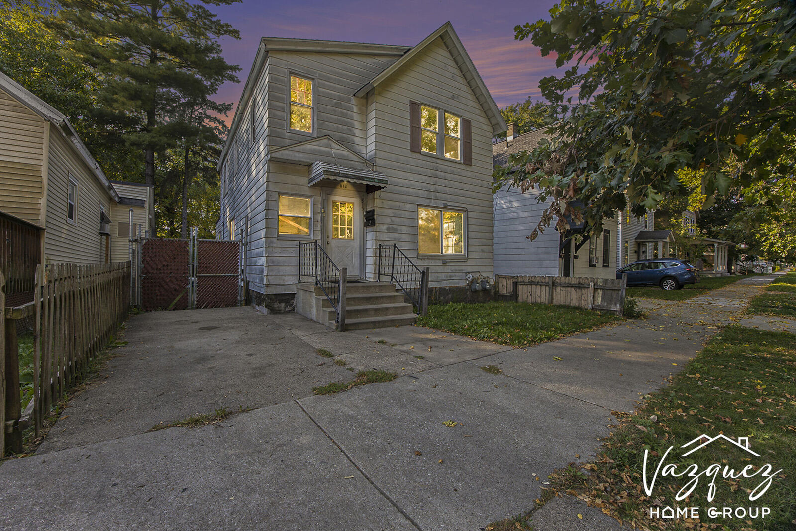 Property Photo: 815 McReynolds Avenue NW MI 49504