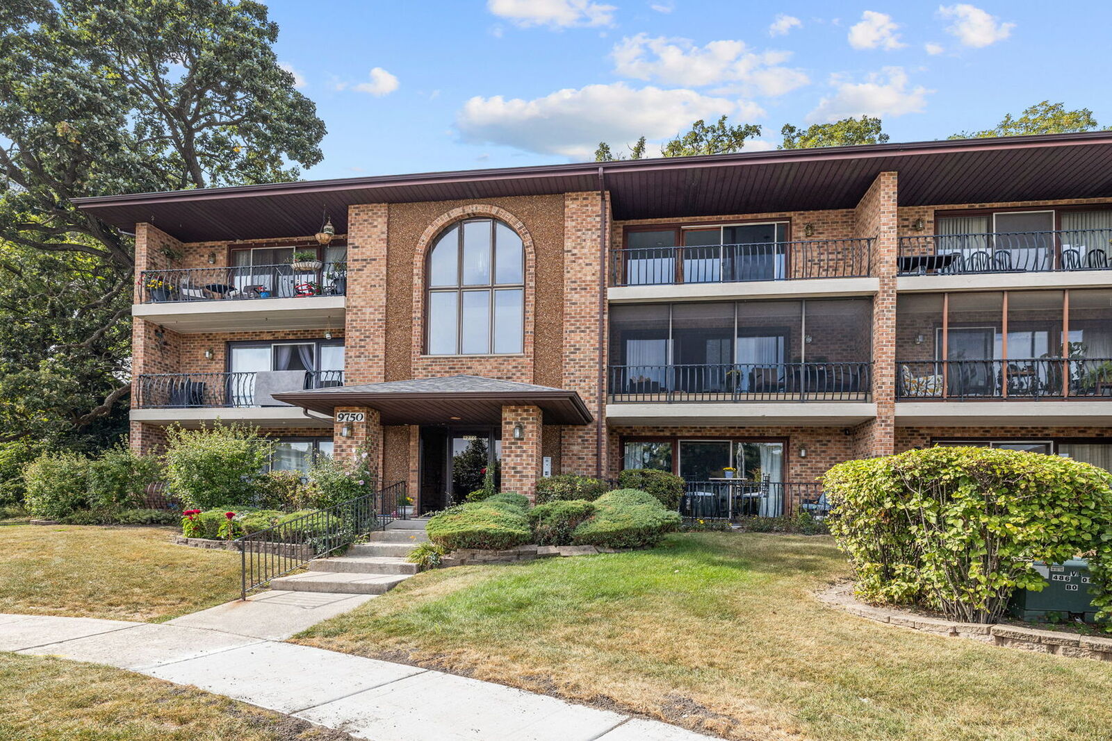 Property Photo: 9750 Ravinia Lane 303 IL 60462