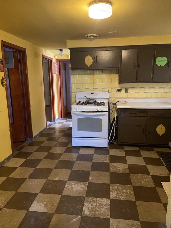 Property Photo:  2321 W 81st Place  IL 60620